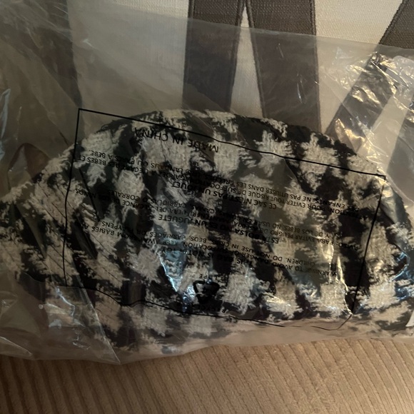 Kate Spade Houndstooth Tweed Bucket Hat nwt in packaging - Picture 3 of 5